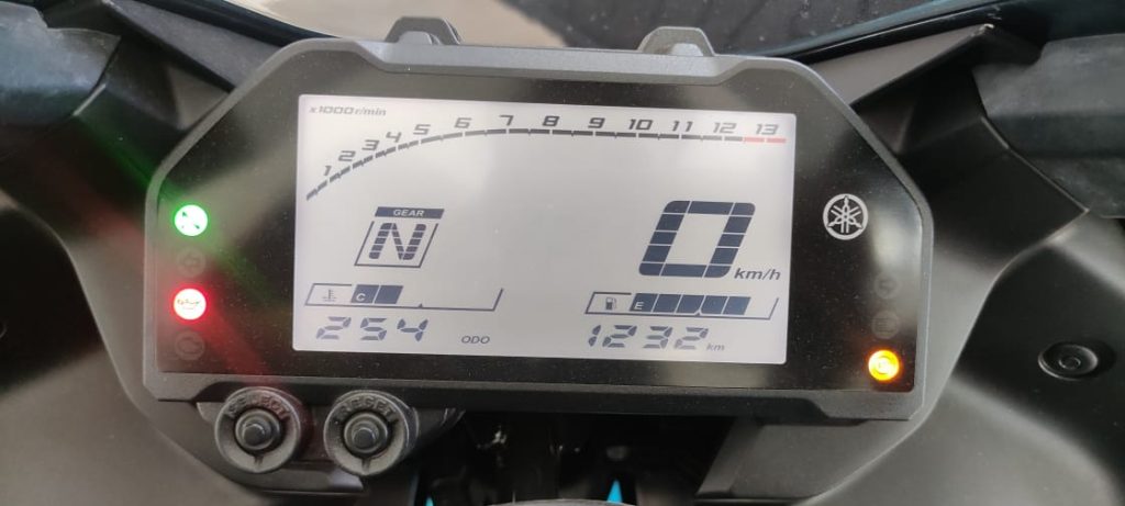 YAMAHA R3