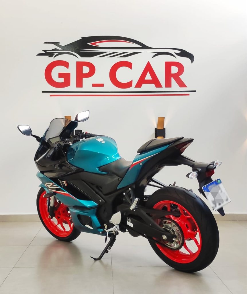 YAMAHA R3