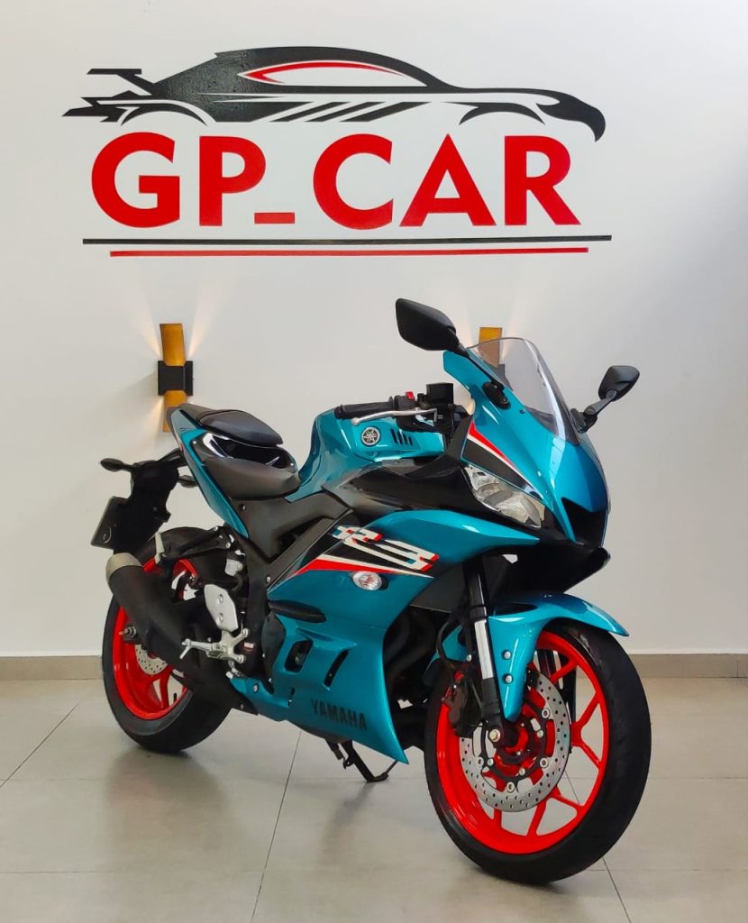 YAMAHA R3